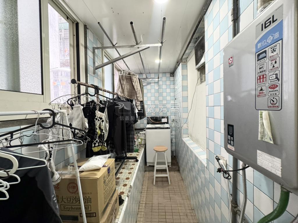 捷運新莊精品參房二樓房屋室內格局與周邊環境