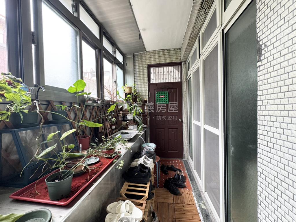 捷運新莊精品參房二樓房屋室內格局與周邊環境