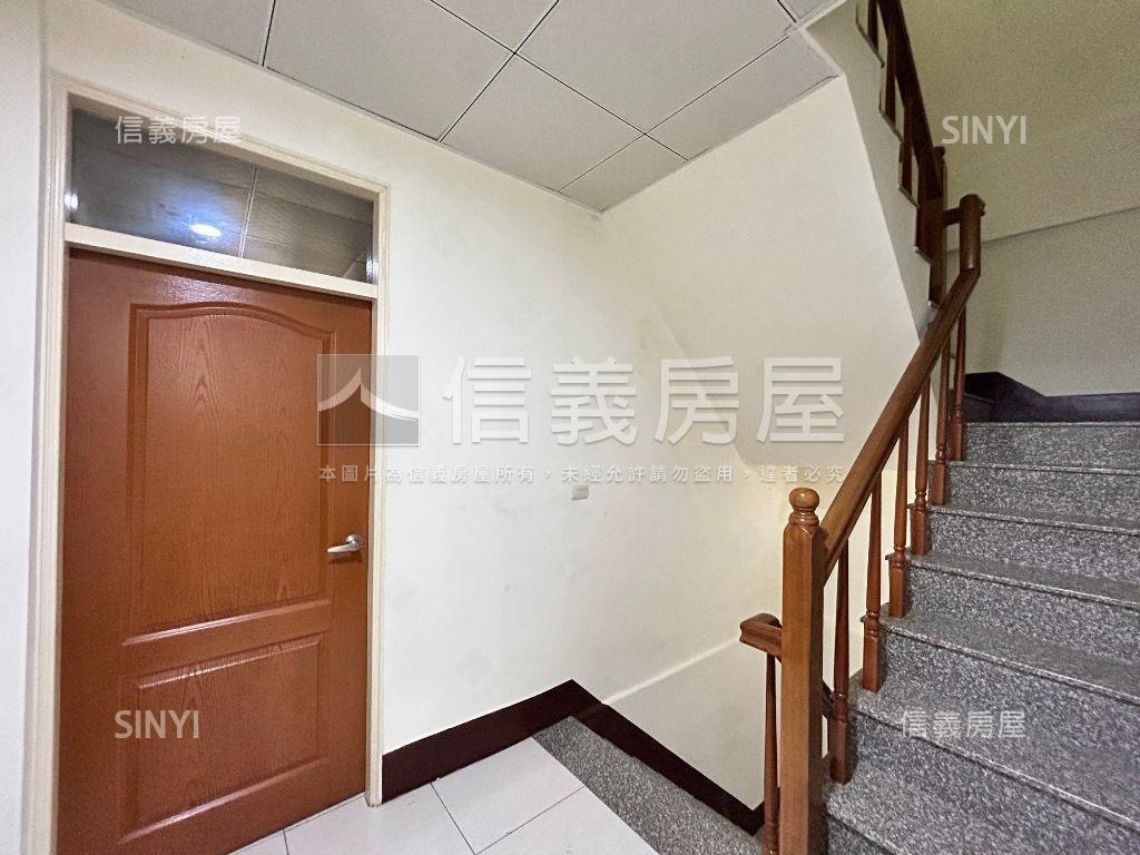 正五權路黃金透店房屋室內格局與周邊環境