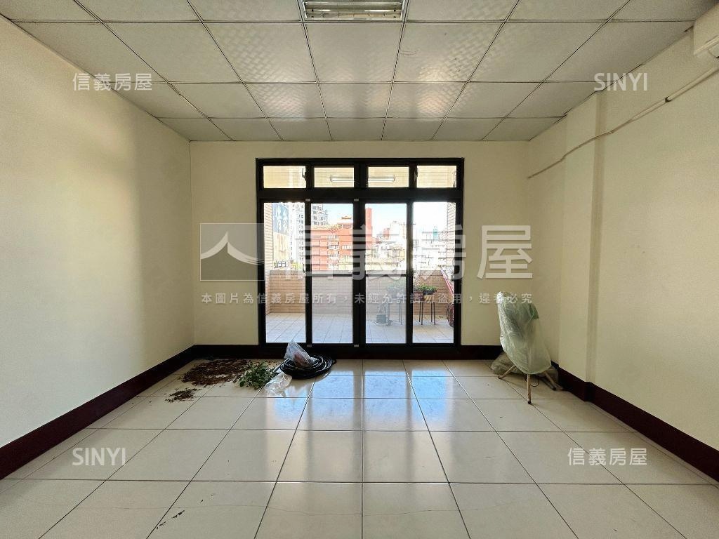 正五權路黃金透店房屋室內格局與周邊環境
