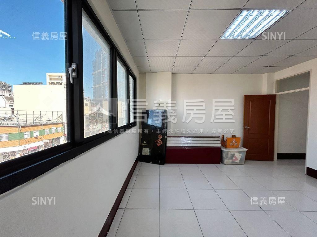 正五權路黃金透店房屋室內格局與周邊環境