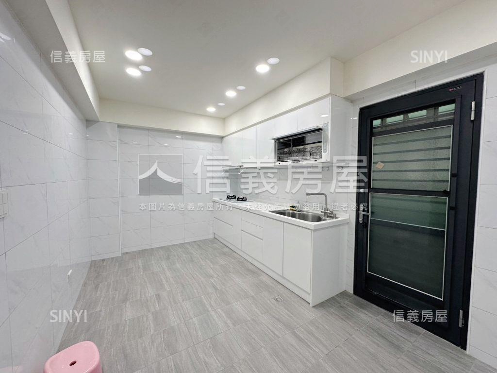 萬隆捷運邊間美四房房屋室內格局與周邊環境