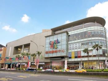 環球青年挑高空間