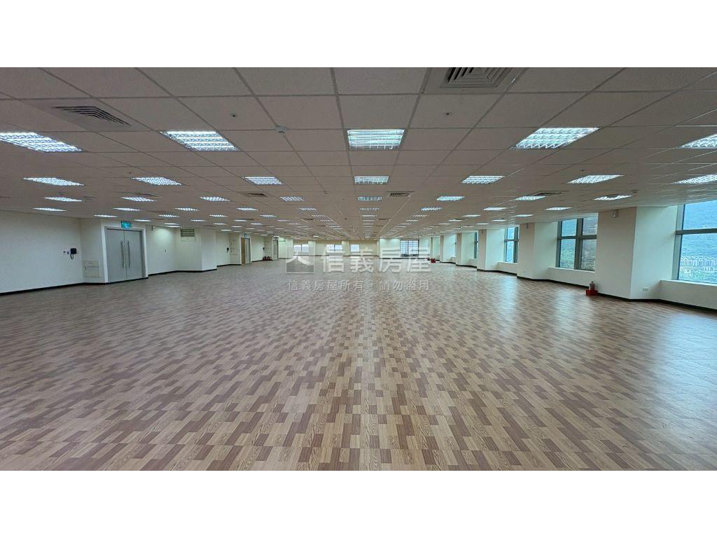 Ｕ－ＴＯＷＮ方正雙戶Ｃ房屋室內格局與周邊環境