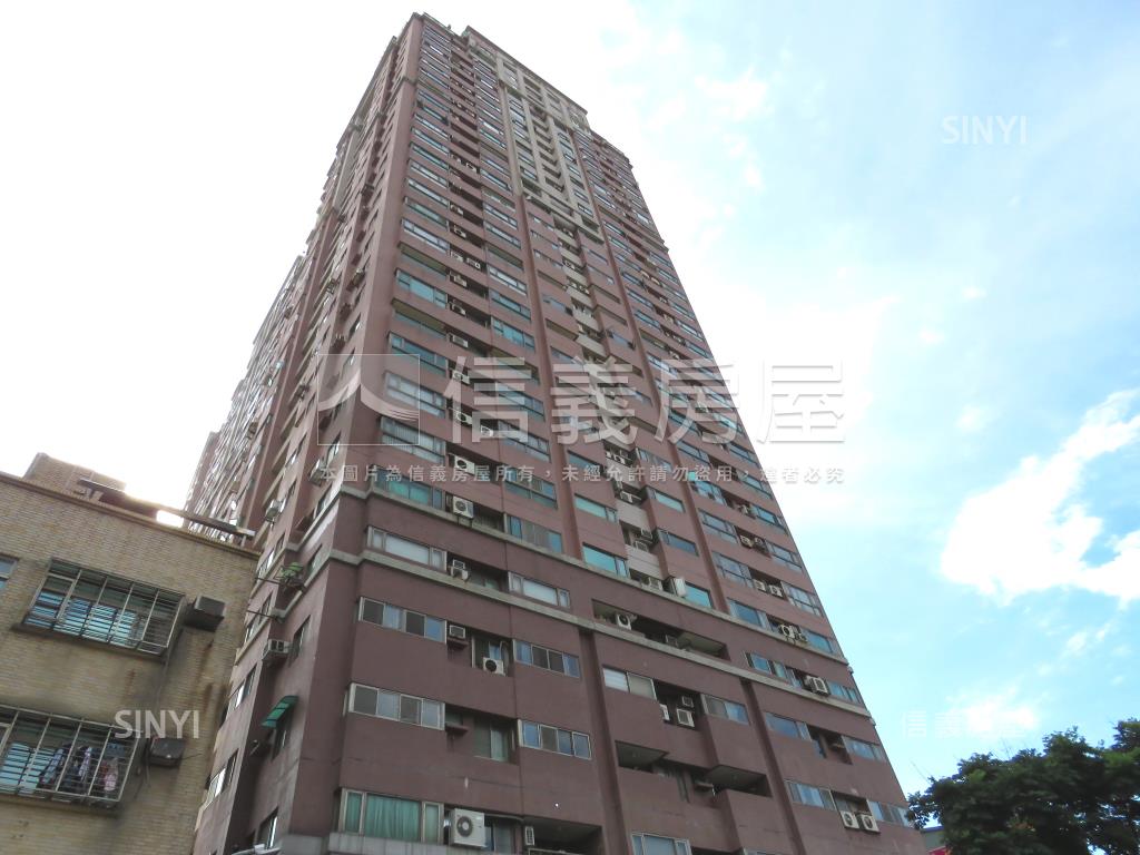 摩天套房房屋室內格局與周邊環境