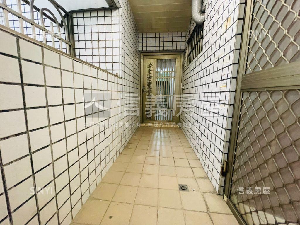 復國商圈採光有整理美三房房屋室內格局與周邊環境