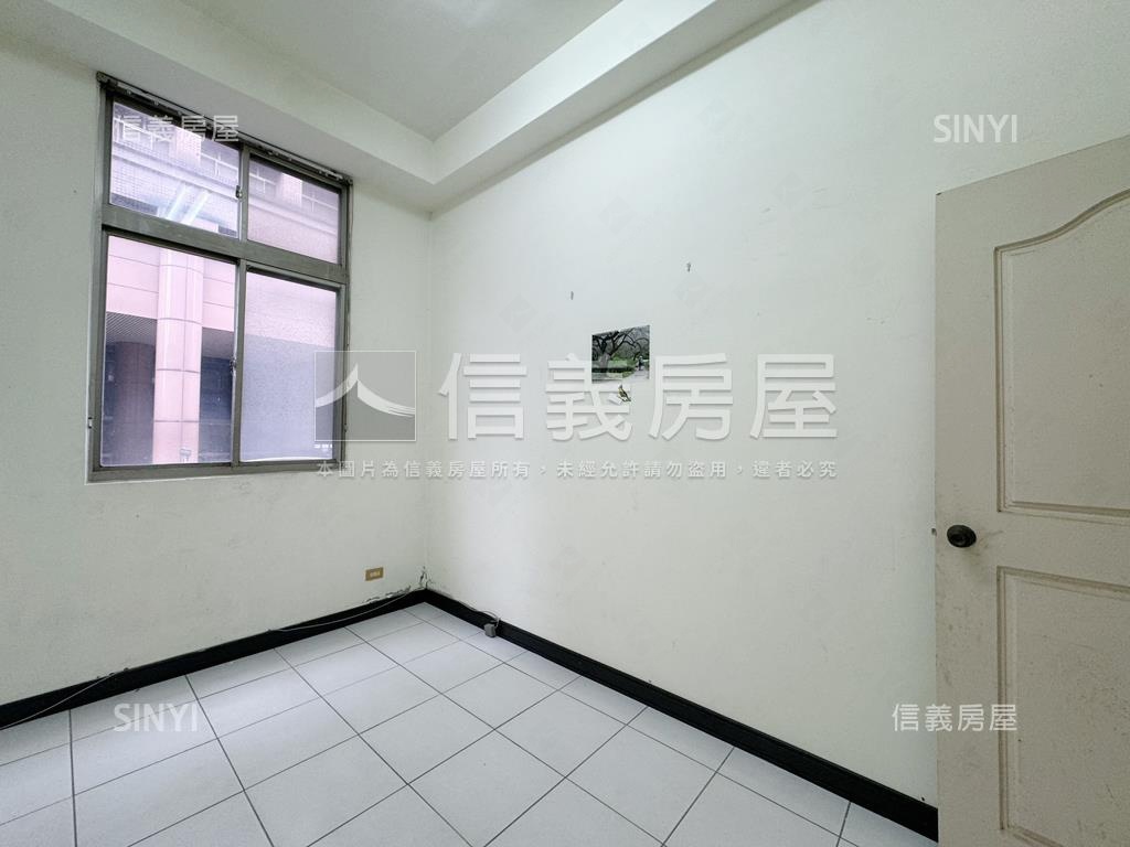 店長推薦電梯便利二樓房屋室內格局與周邊環境