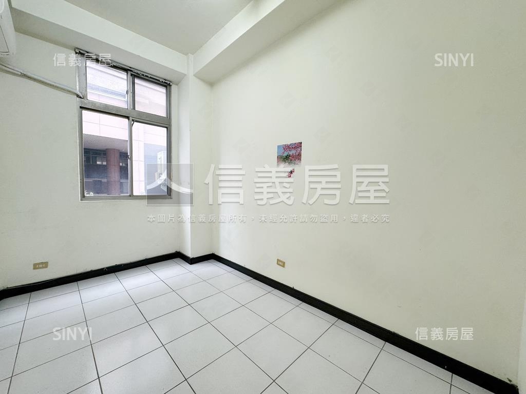 店長推薦電梯便利二樓房屋室內格局與周邊環境