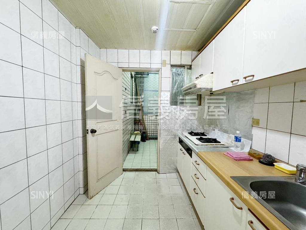 店長推薦電梯便利二樓房屋室內格局與周邊環境