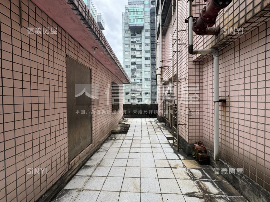 店長推薦電梯便利二樓房屋室內格局與周邊環境