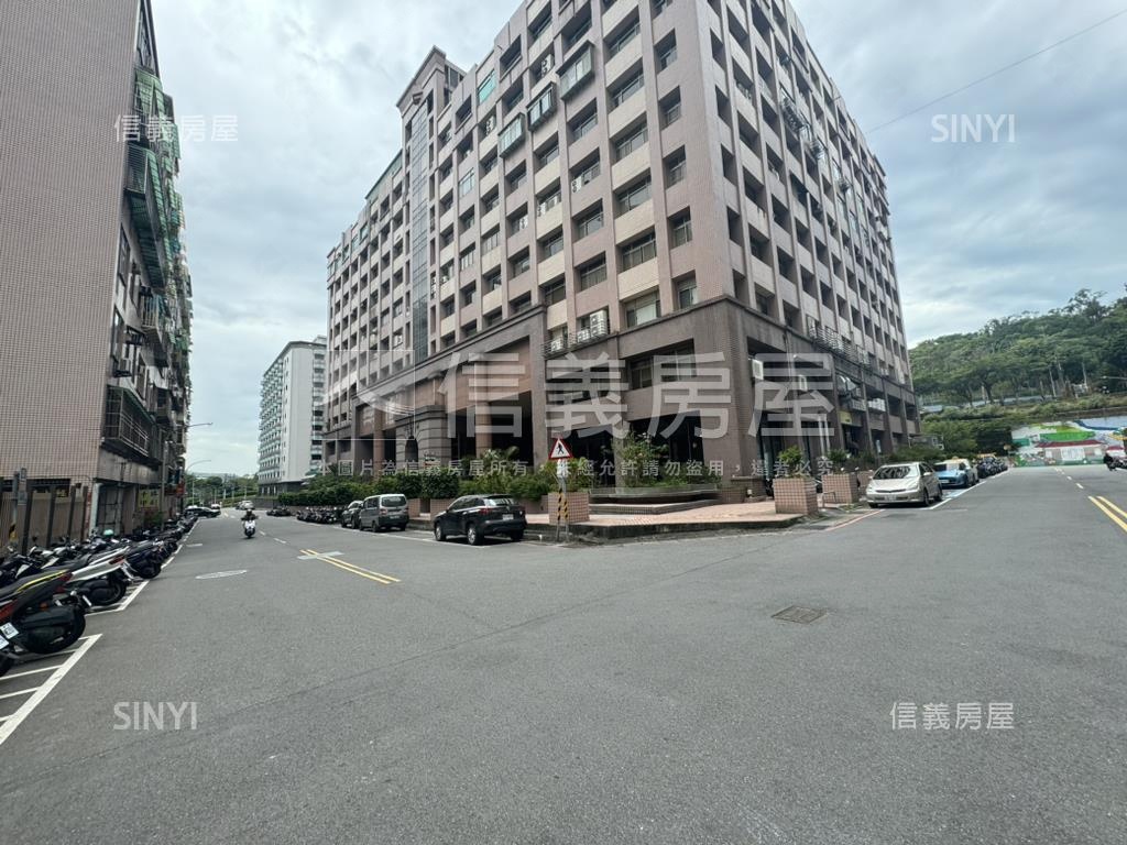 店長推薦電梯便利二樓房屋室內格局與周邊環境