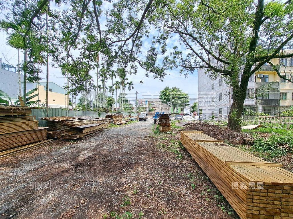 面學校過三百坪住宅區土地房屋室內格局與周邊環境