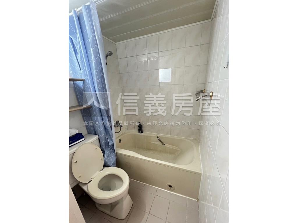 登峰天廈高樓景觀可抽車位房屋室內格局與周邊環境