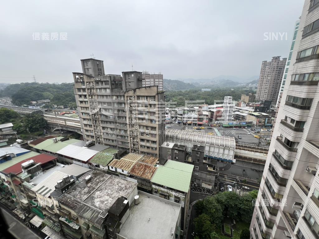 登峰天廈高樓景觀可抽車位房屋室內格局與周邊環境