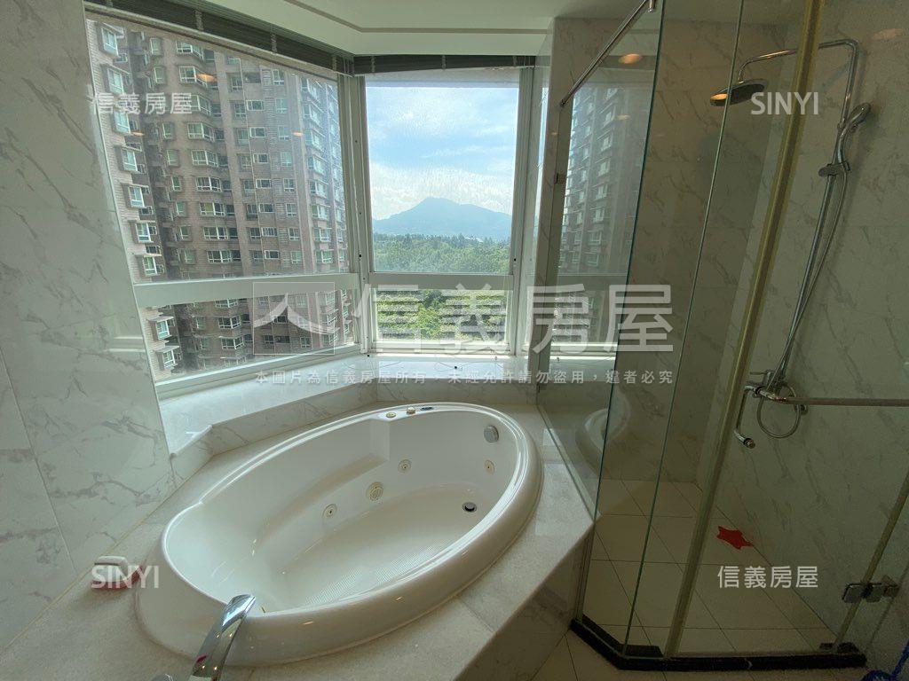 台北灣海景３房車位房屋室內格局與周邊環境