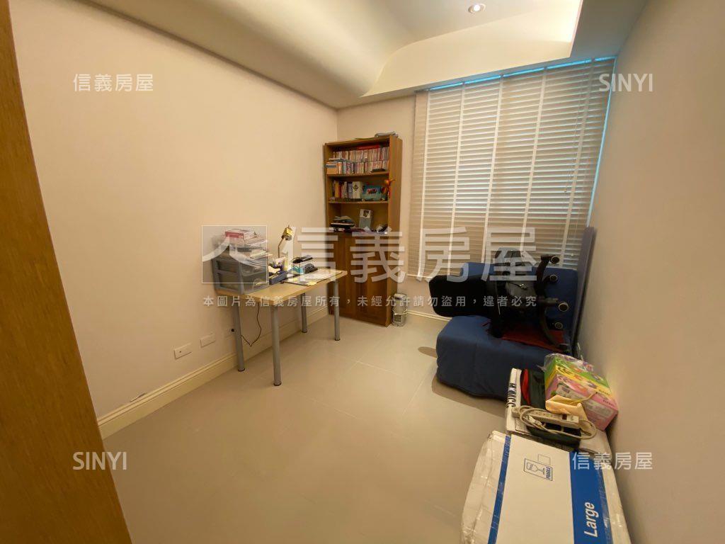 台北灣海景３房車位房屋室內格局與周邊環境