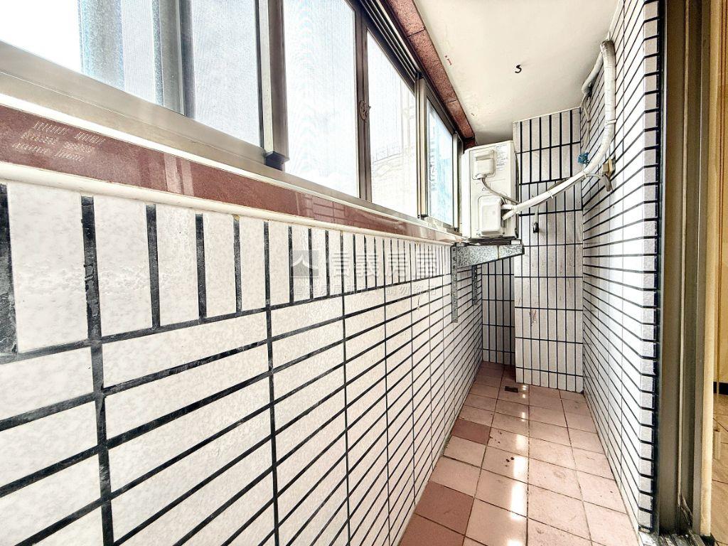 漢口路黃金商圈正３樓店面房屋室內格局與周邊環境