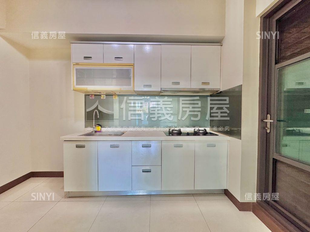 近左營高鐵樹景採光三房房屋室內格局與周邊環境