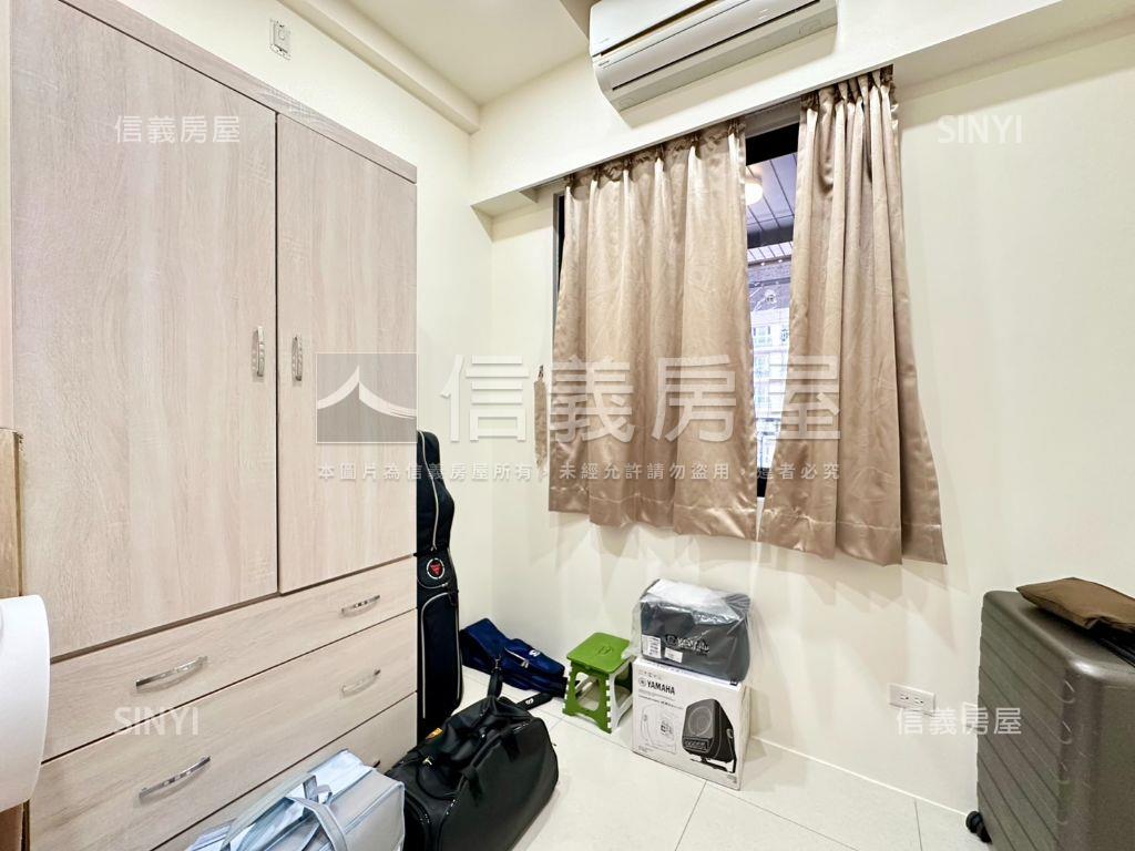 專任捷運捷仕堡電梯３房房屋室內格局與周邊環境