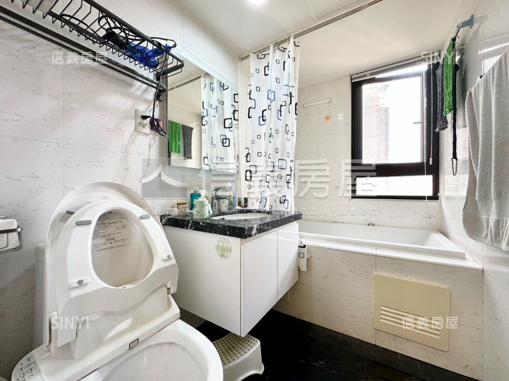 專任捷運捷仕堡電梯３房房屋室內格局與周邊環境