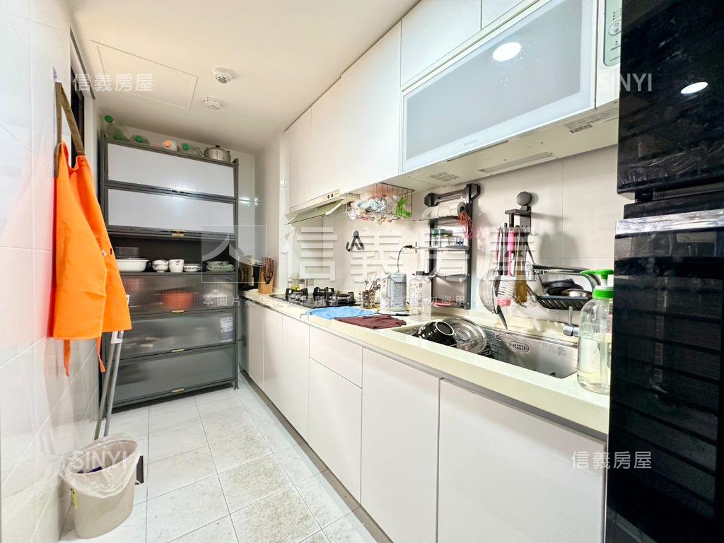 專任捷運捷仕堡電梯３房房屋室內格局與周邊環境