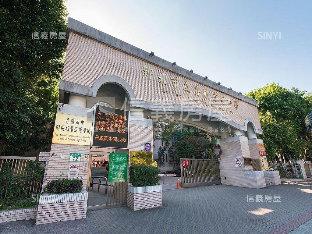 專任捷運捷仕堡電梯３房房屋室內格局與周邊環境