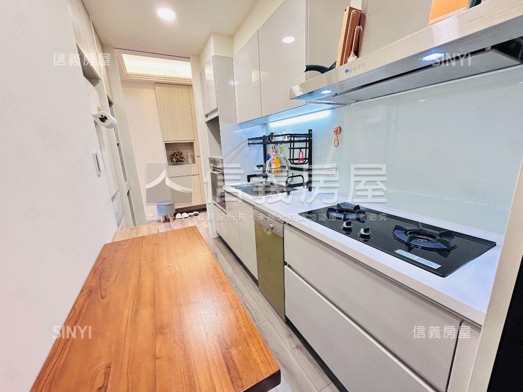 美麗ㄧ森３房車位房屋室內格局與周邊環境