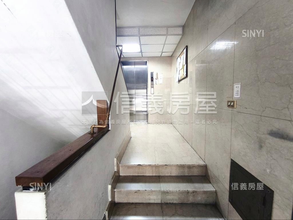 永春捷運海華稀有雙併華廈房屋室內格局與周邊環境