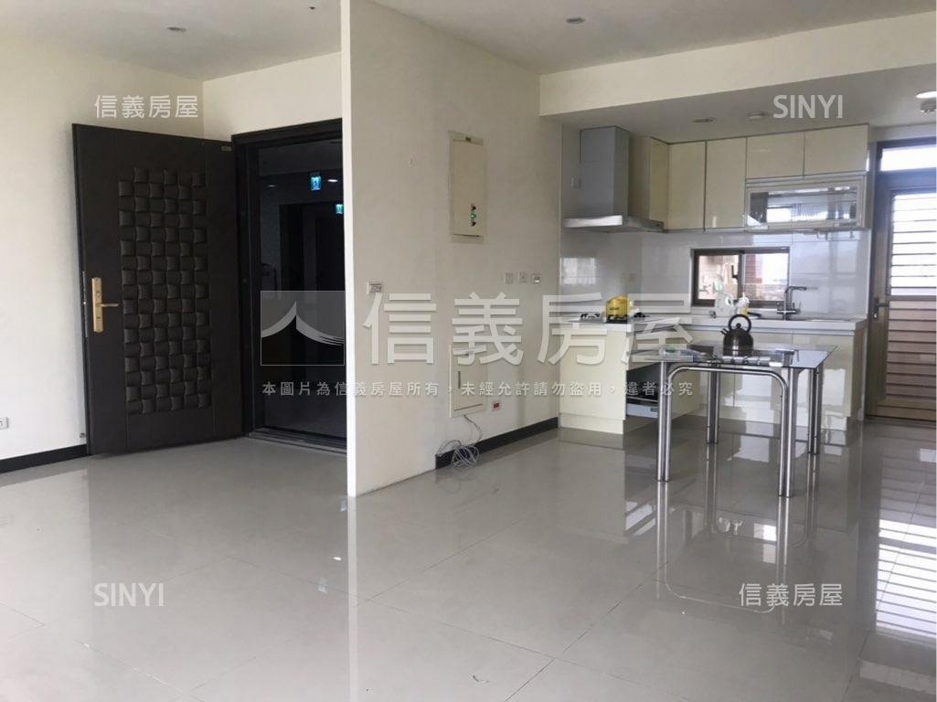 אֵל中華路三面採光電梯房屋室內格局與周邊環境