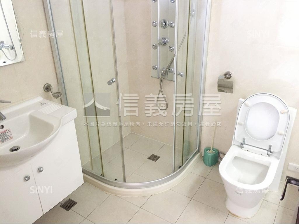 אֵל中華路三面採光電梯房屋室內格局與周邊環境