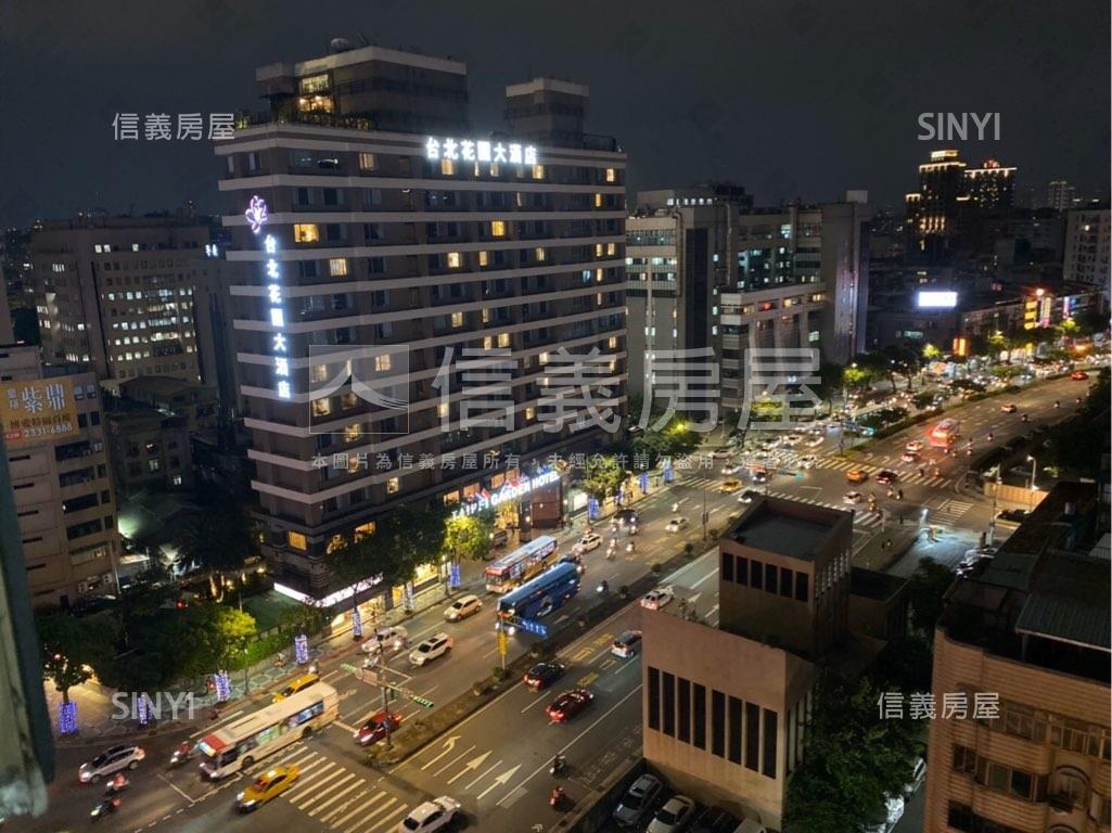 אֵל中華路三面採光電梯房屋室內格局與周邊環境