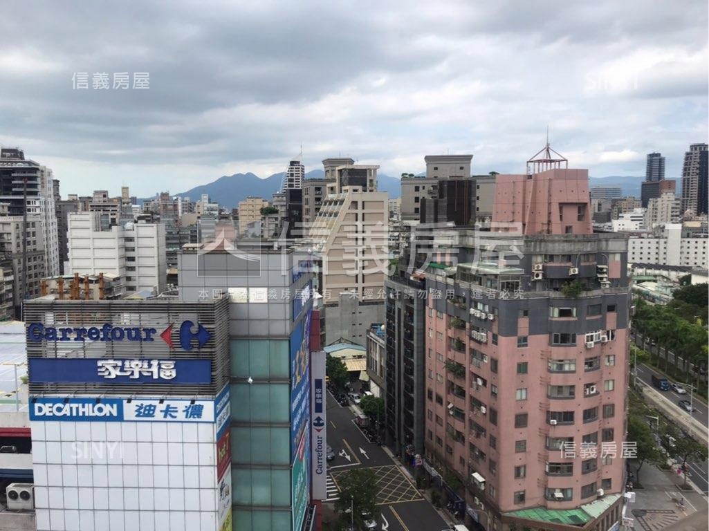 אֵל中華路三面採光電梯房屋室內格局與周邊環境