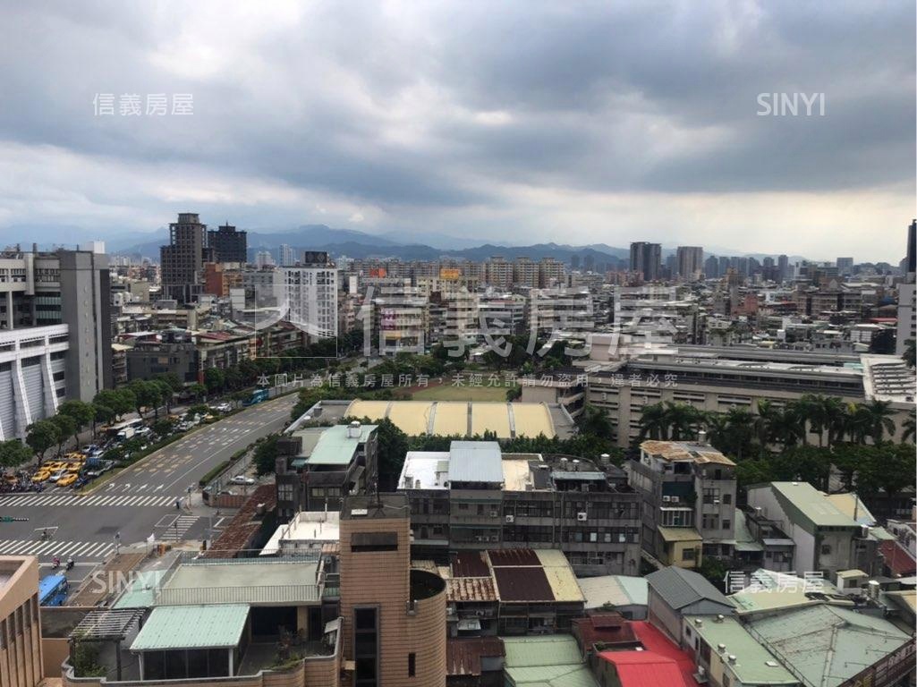 אֵל中華路三面採光電梯房屋室內格局與周邊環境