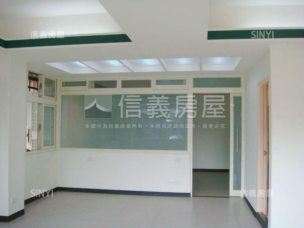 中興路。優質店面附車位房屋室內格局與周邊環境
