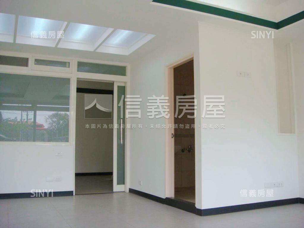 中興路。優質店面附車位房屋室內格局與周邊環境
