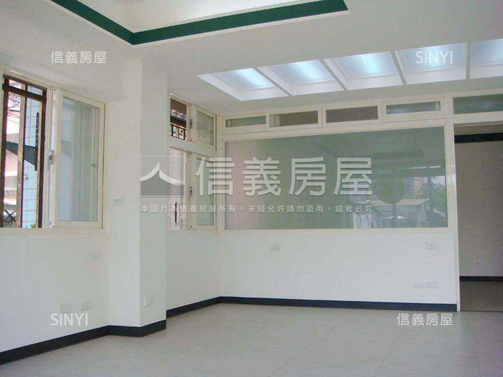 中興路。優質店面附車位房屋室內格局與周邊環境