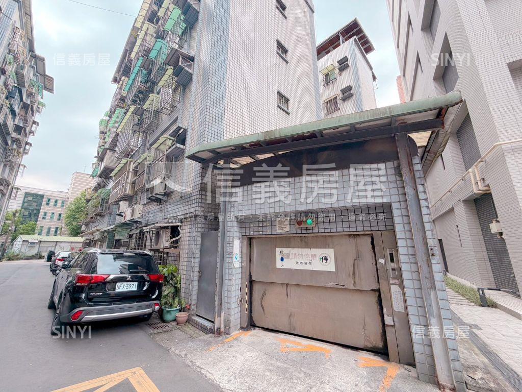 中興路。優質店面附車位房屋室內格局與周邊環境