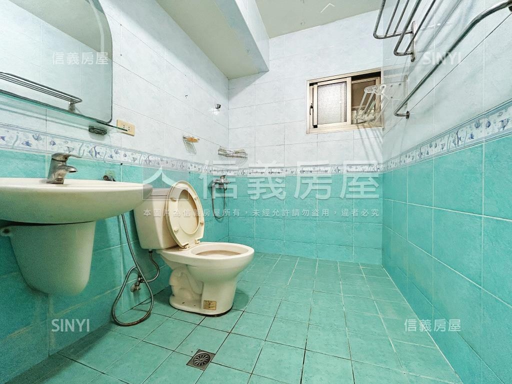 近文山特區成家三房房屋室內格局與周邊環境