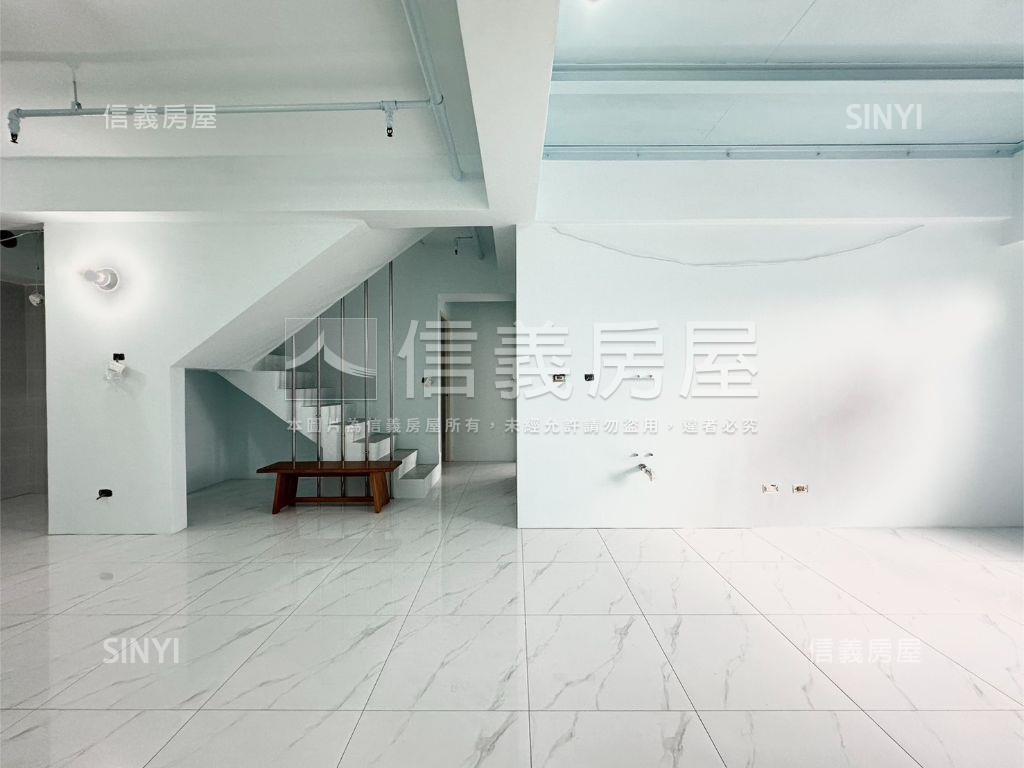 樓中樓景觀美宅房屋室內格局與周邊環境