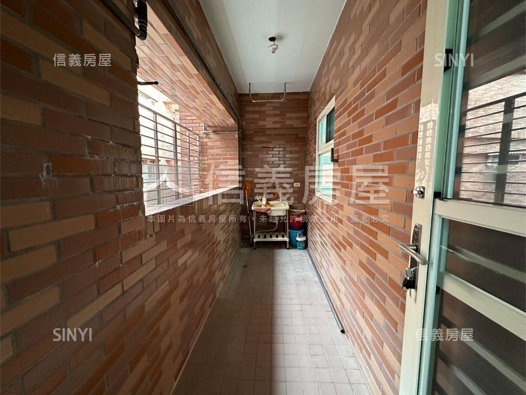 樓中樓景觀美宅房屋室內格局與周邊環境