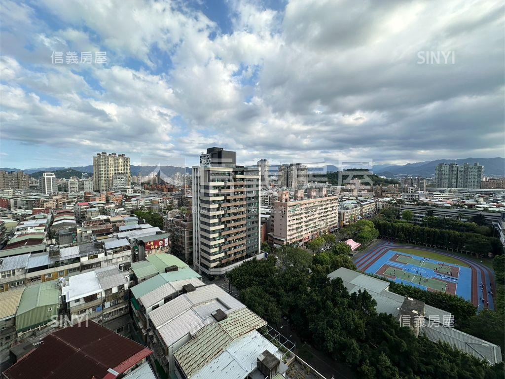 樓中樓景觀美宅房屋室內格局與周邊環境