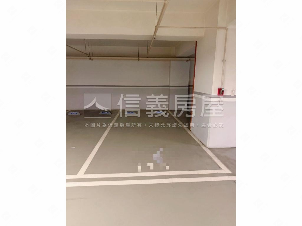 專任。鉅虹水之庭三房平車房屋室內格局與周邊環境