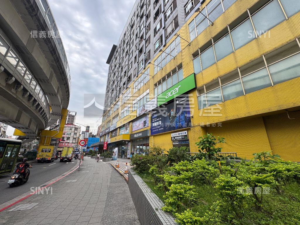 中和捷運邊間大空間房屋室內格局與周邊環境