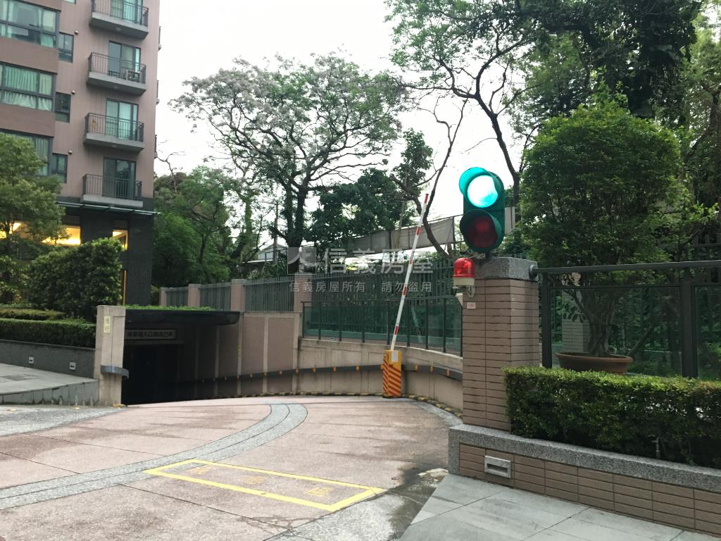 南崁精華景觀四房雙車位房屋室內格局與周邊環境