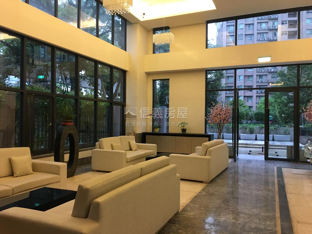 南崁精華景觀四房雙車位房屋室內格局與周邊環境