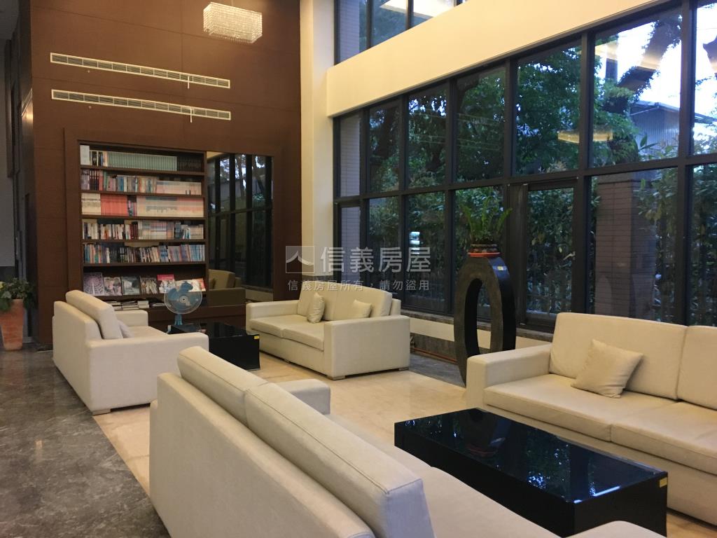 南崁精華景觀四房雙車位房屋室內格局與周邊環境
