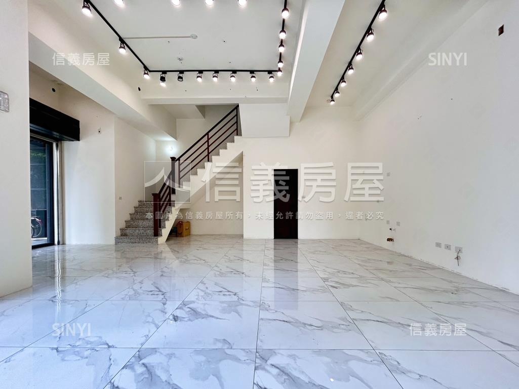 亞灣區霸氣三角窗房屋室內格局與周邊環境