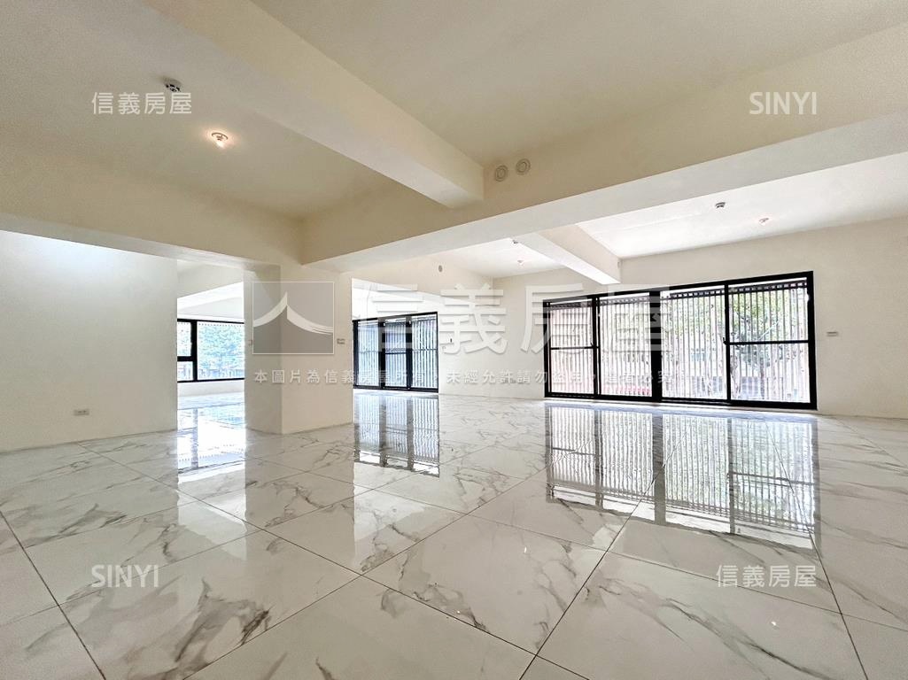 亞灣區霸氣三角窗房屋室內格局與周邊環境