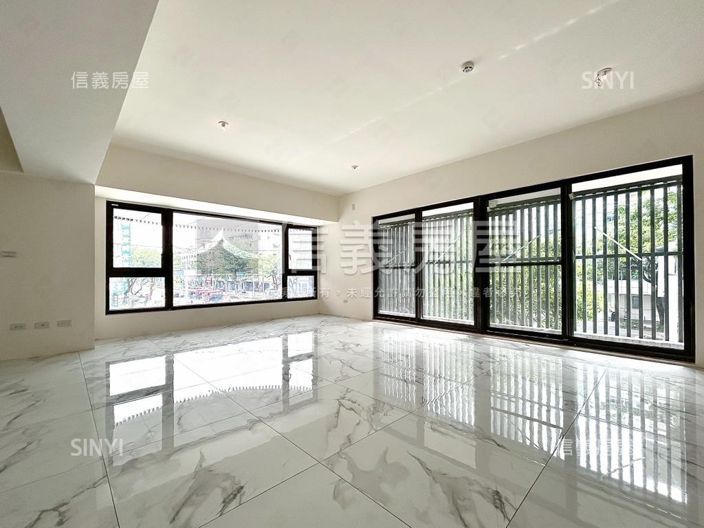 亞灣區霸氣三角窗房屋室內格局與周邊環境