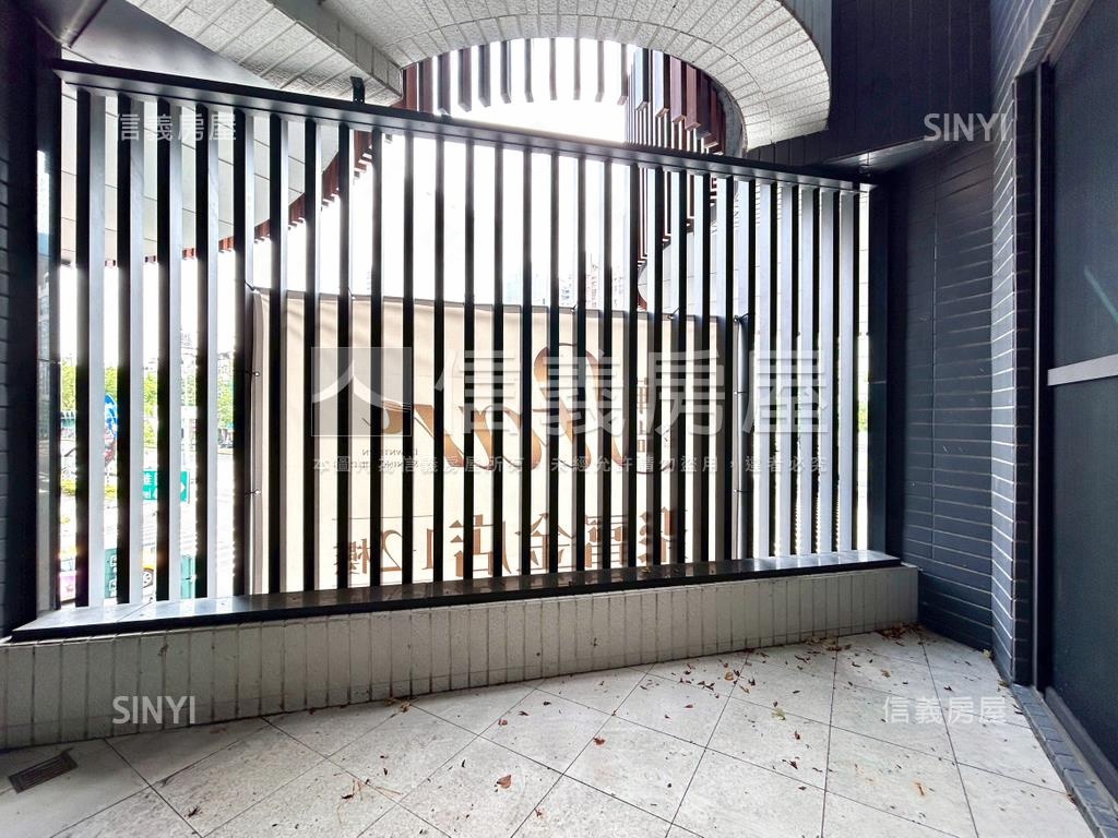 亞灣區霸氣三角窗房屋室內格局與周邊環境